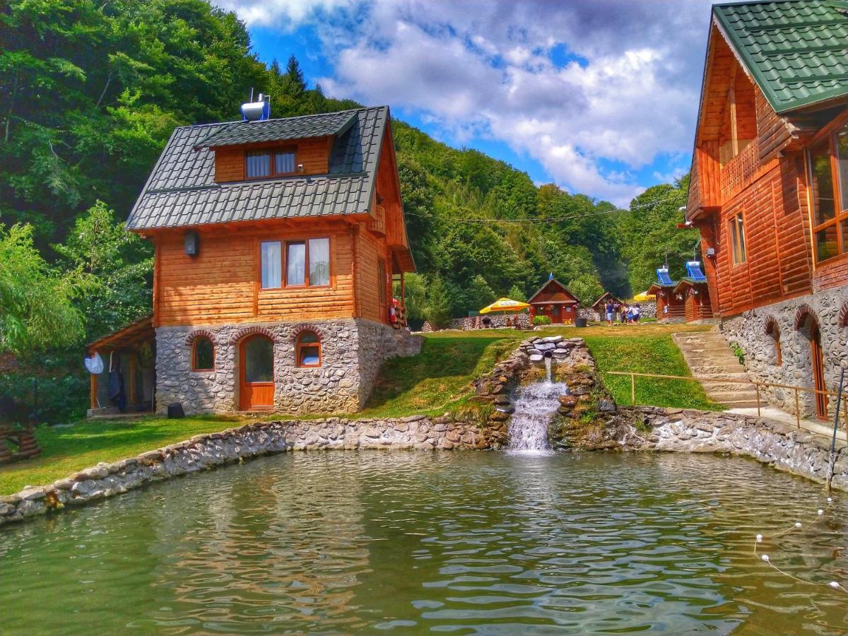 Pastravaria Romani Hotel Horezu Kültér fotó